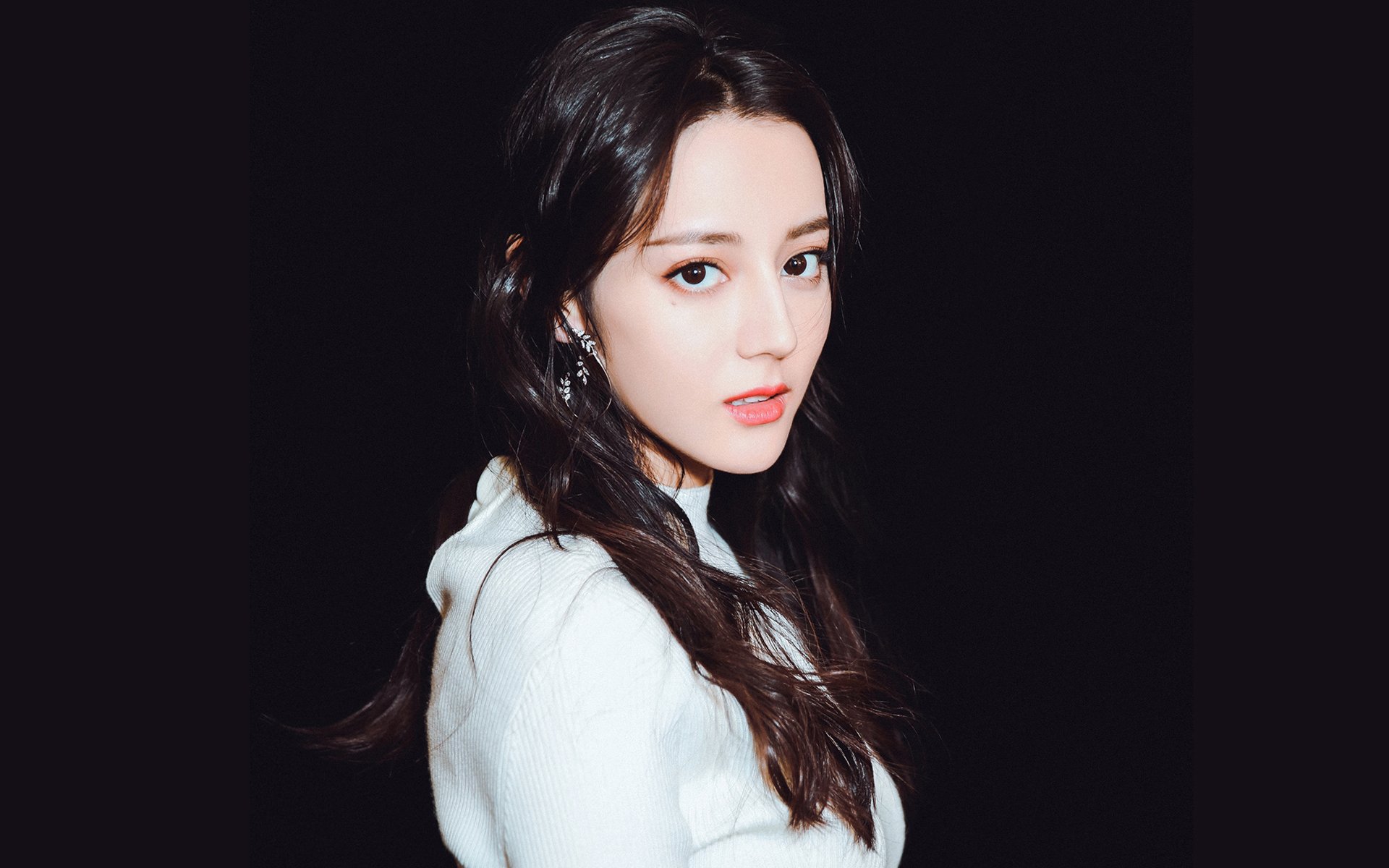 爱游戏登录入口-NBA裁判判罚引发热议，nba裁判决定比赛