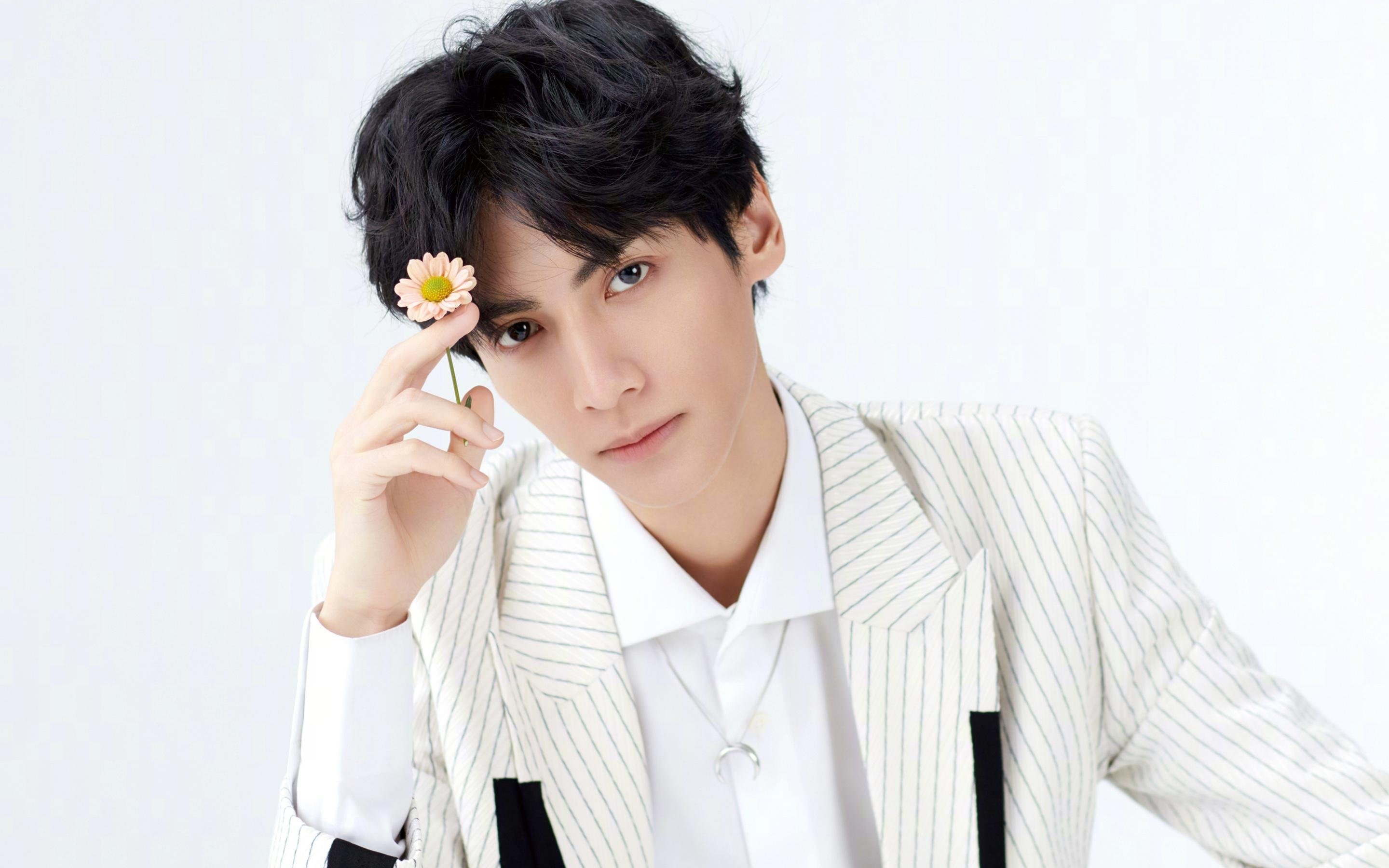 爱游戏综合娱乐-上海海港大胜深圳队，武磊连续四轮破门，上海海港队阵容