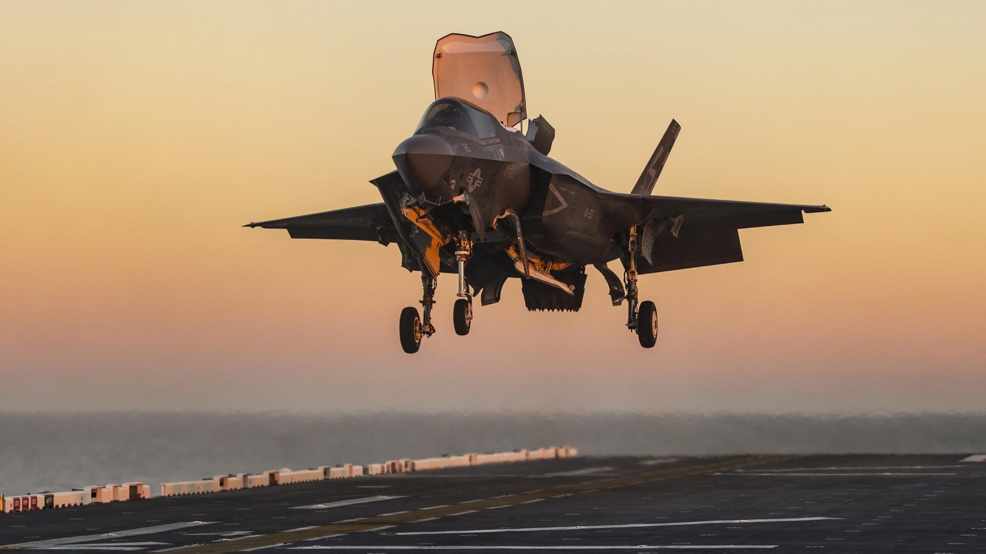 意大利在欧洲杯小组赛中0-1负于西班牙，陷入出线危机。，欧洲杯意大利小组出线对阵谁