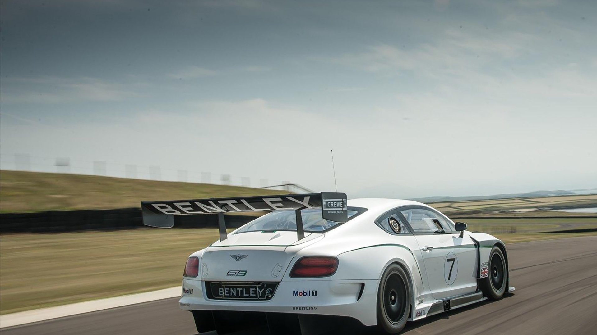 爱游戏app下载-精彩足球对决中球队攻防转换快速有效，足球对抗成功率是什么