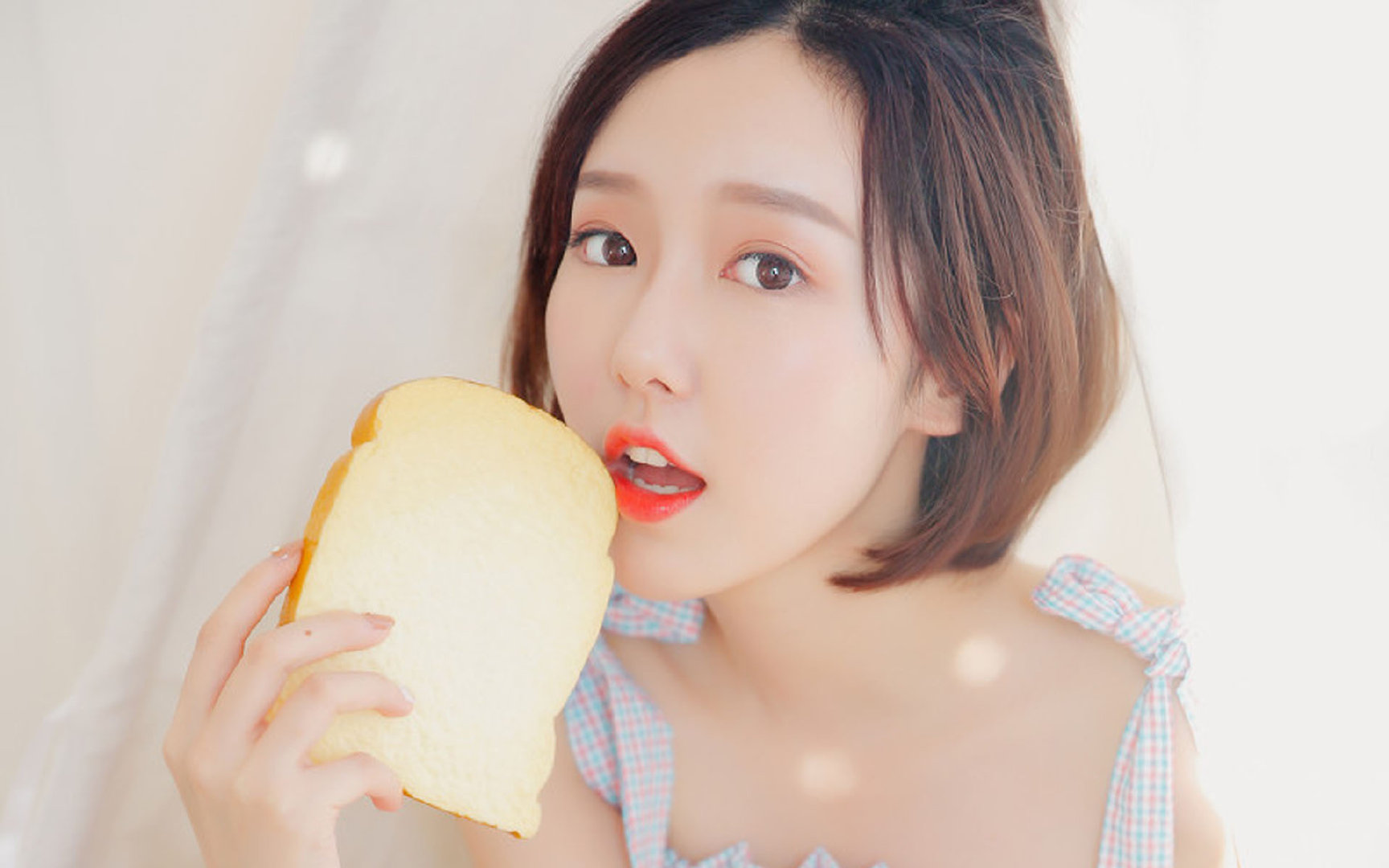 AYX SPORTS-数字化核查系统在足球比赛中应用，确保比赛公平公正